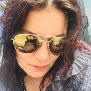 Meet your Posher, Lorie